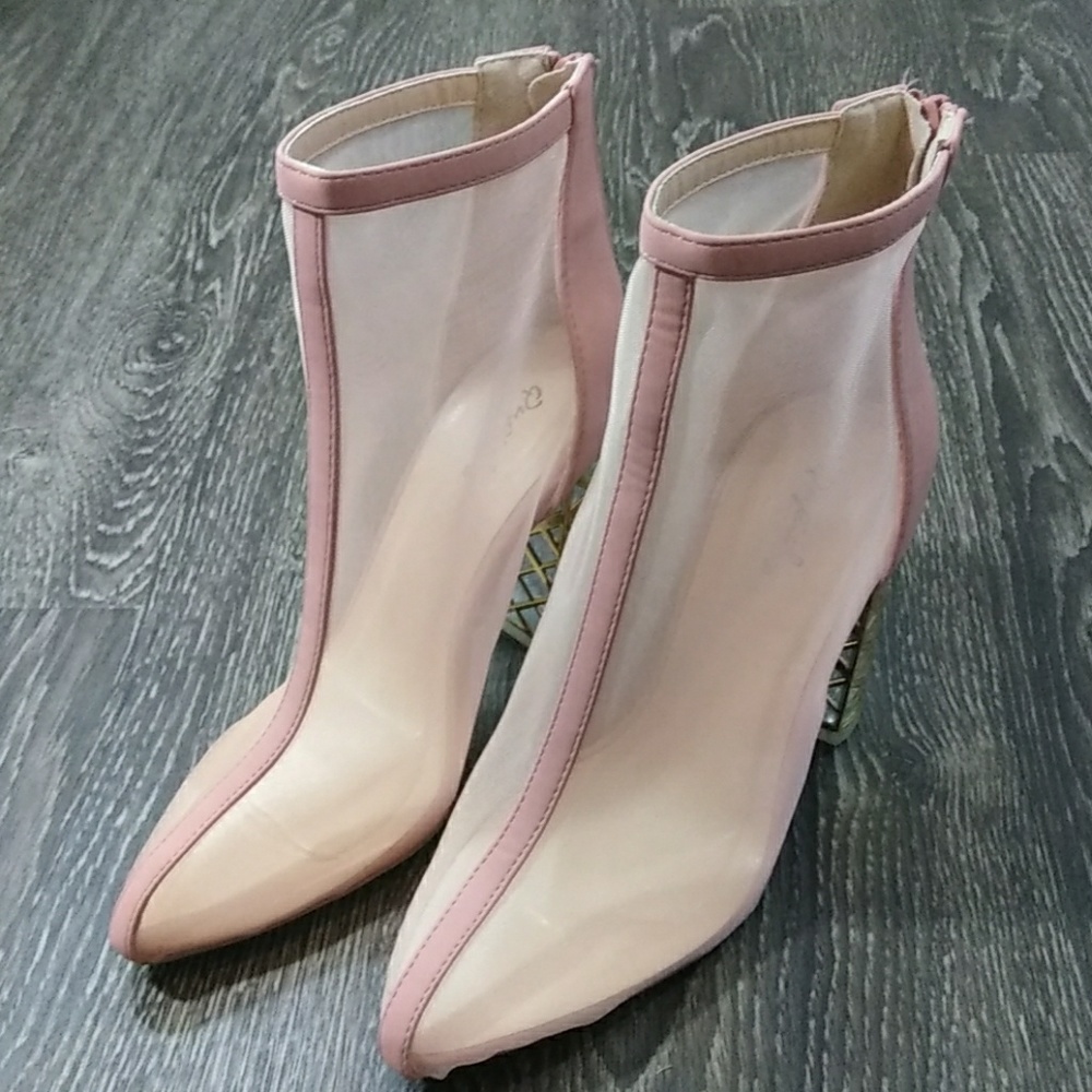 🆕 Blush Mesh Chunky Clear & Gold Heel Booties - Picture 6 of 8